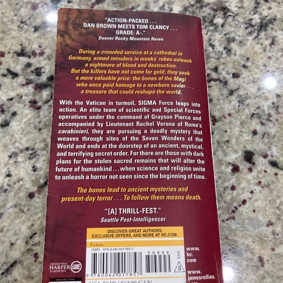 Map Of Bones by James Rollins paperback slight bend on cover - Picture 5 of 6